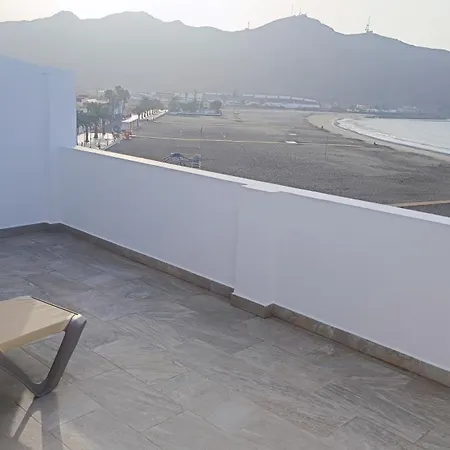 ático En Primera Linea De Playa Apartamento *