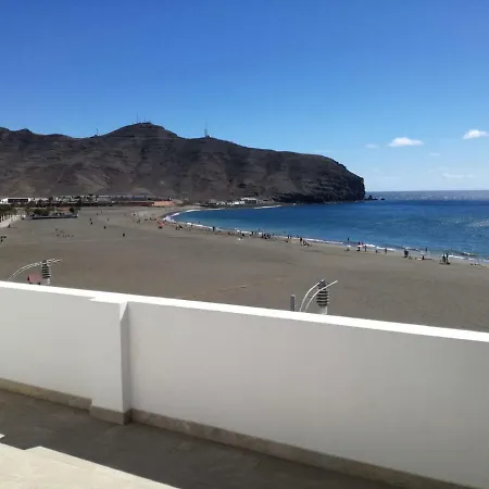 ático En Primera Linea De Playa Apartamento